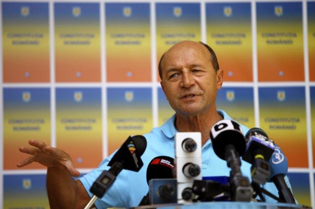 Băsescu, despre renumărarea alegătorilor: "E un efort intelectual greu pentru domnul ministru Rus şi vreau să-i uşurez munca"