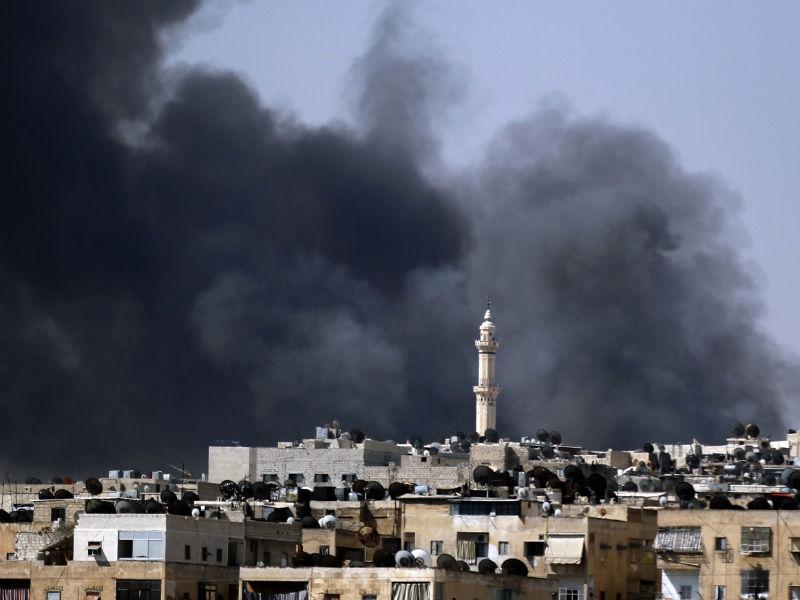 Bombardamentele continuă sâmbătă în mai multe oraşe din Siria