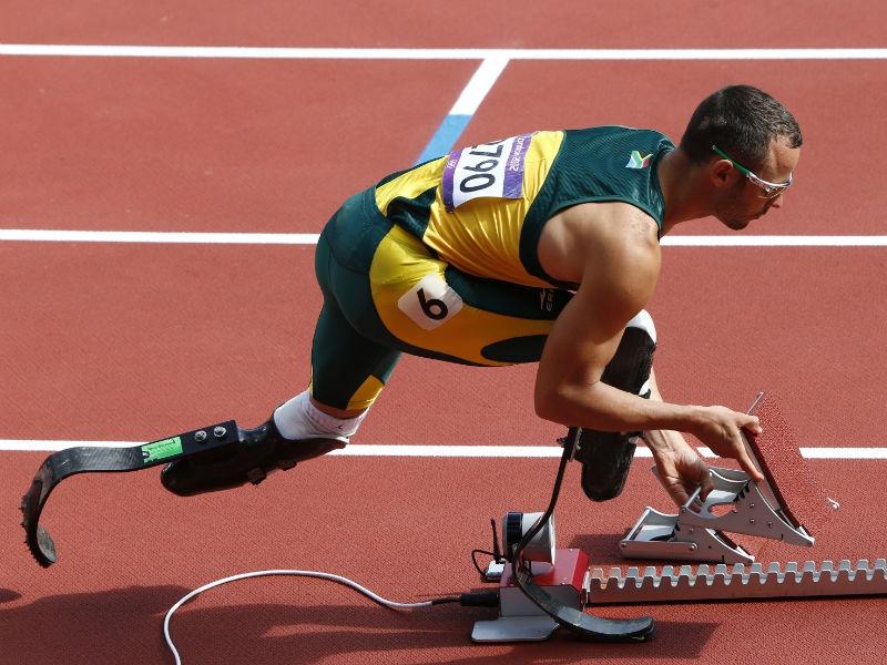 Oscar Pistorius, primul sportiv cu picioarele amputate care evoluează la JO