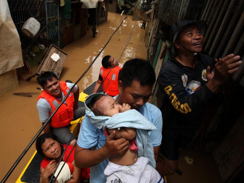 Două milioane de sinistraţi în urma inundaţiilor de la Manila. 300.000 şi-au pierdut definitiv locuinţele