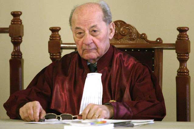 EXCLUSIV.  Ion Predescu, judecător al Curţii Constituţionale: "Erata care s-a publicat ulterior este o decizie politică"