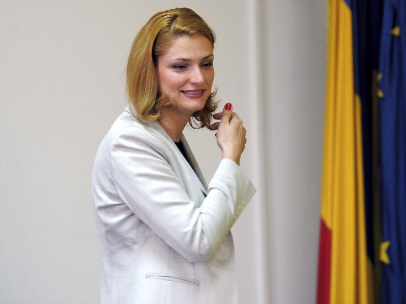 CSM despre cererea Ramonei Mănescu: ”CSM poate dispune verificări după o sesizare, nu se autosesizează”