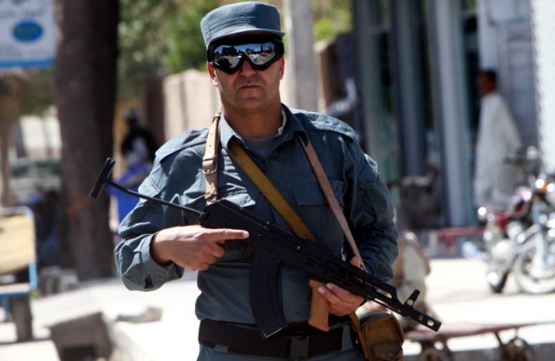 Poliţiştii afgani fraternizează cu talibanii. 39 de soldaţi ai Coaliţiei ucişi în 2012 de „albaştri”