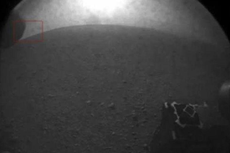Obiecte zburătoare misterioase, filmate de robotul spaţial "Curiosity" pe Marte (VIDEO)