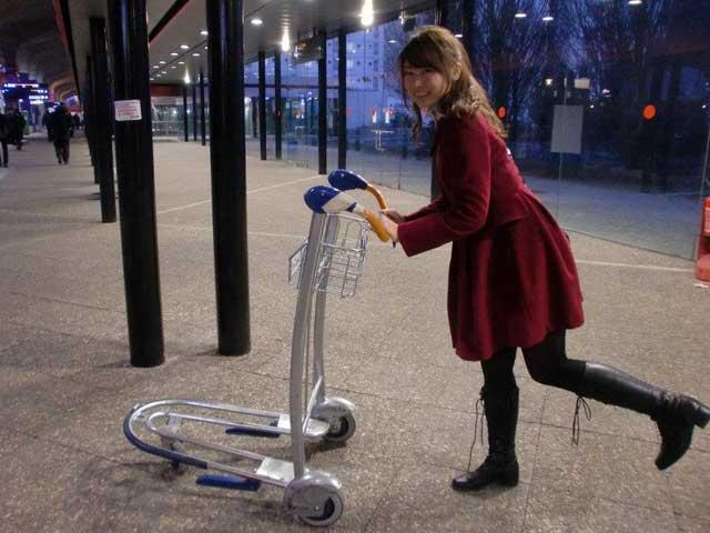 "Iartă-ne, Yurika Masuno, căci nu ştim cum se face!" 16435531