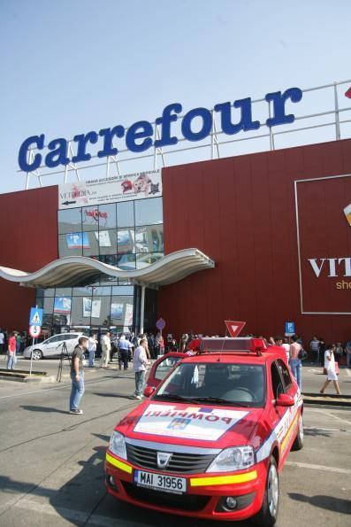 Cine este interesat de achiziţia Carrefour România