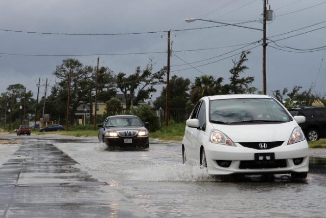 Isaac prinde puteri: furtuna tropicală s-a transformat în uragan şi se apropie de Louisiana