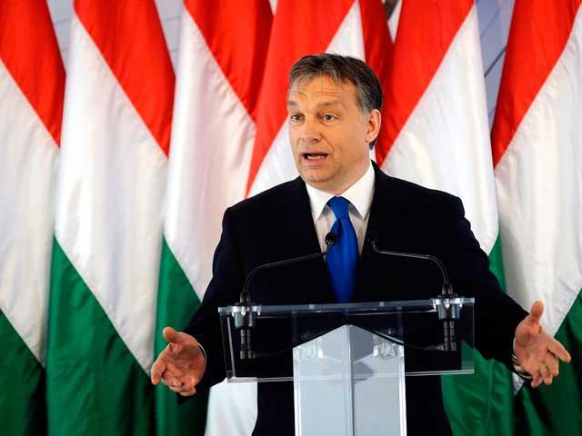 Magyar Hirlap: "Băsescu se întoarce şi cu ajutor de la Budapesta"