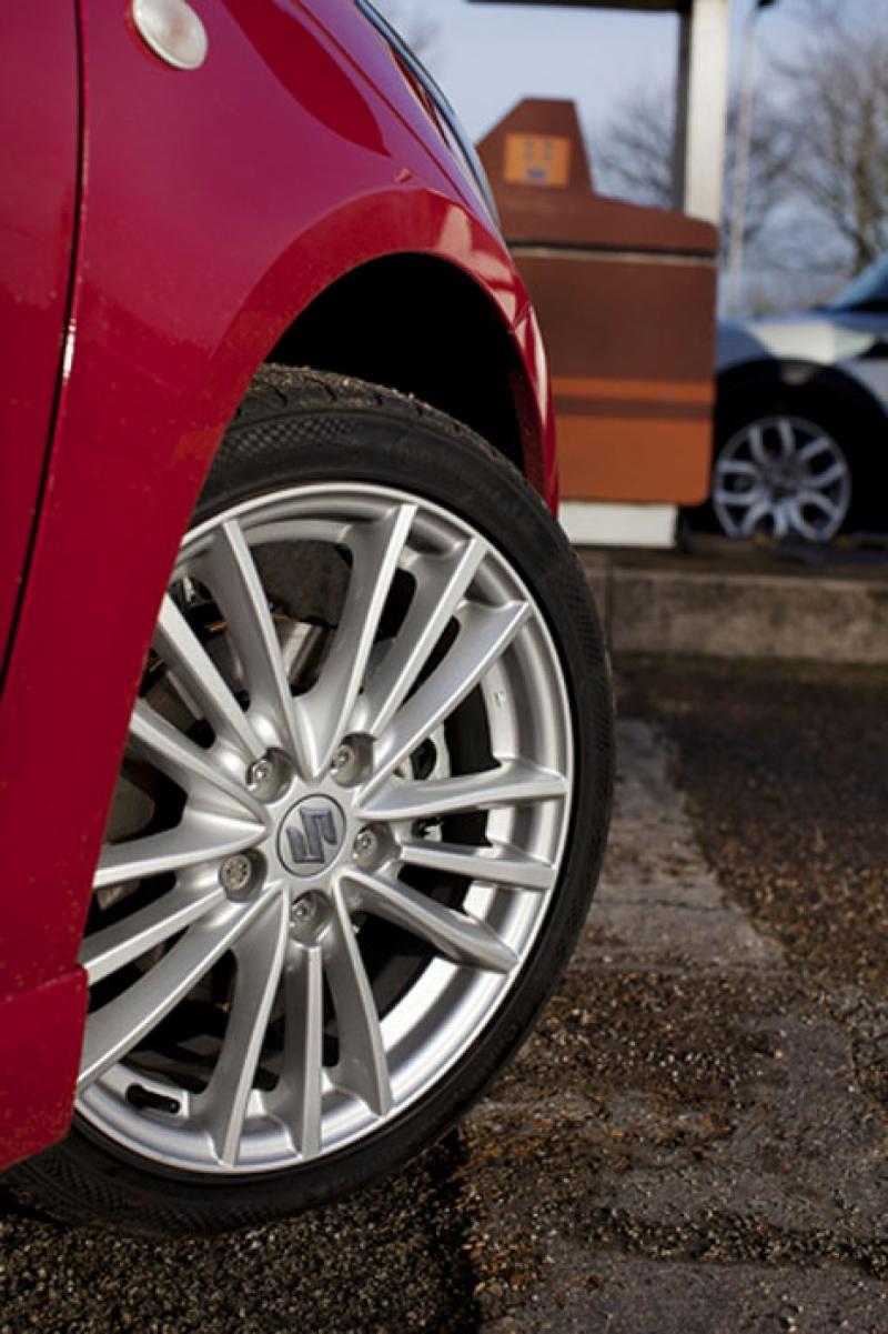 Comparativ TopGear: MINI Cooper vs. Suzuki Swift Sport 16808718