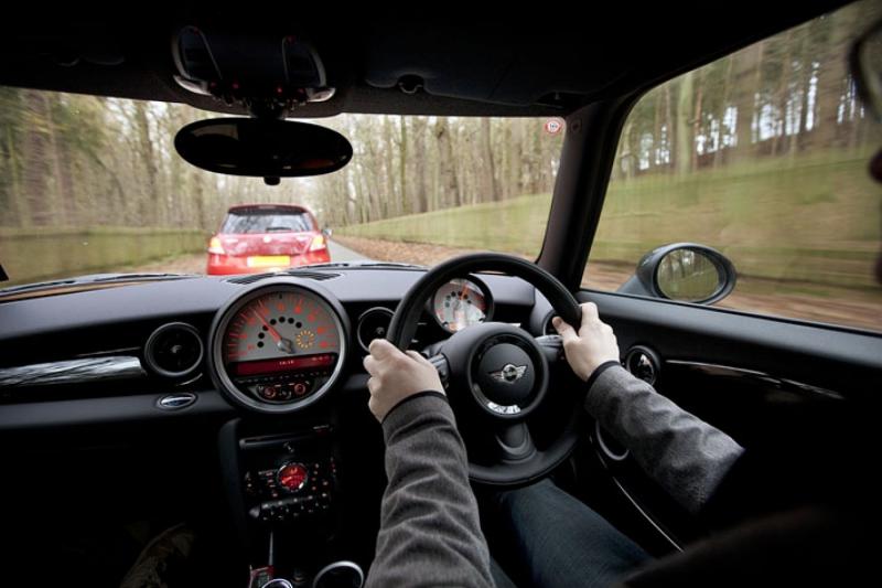 Comparativ TopGear: MINI Cooper vs. Suzuki Swift Sport 16808725