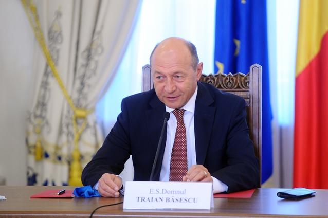 Băsescu, prima declaraţie OFICIALĂ după întoarcerea la Cotroceni: O majoritate parlamentară a considerat că poate face ţăndări statul de drept