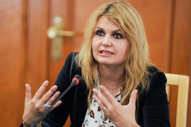 Judecătoarea Iulia Motoc vrea dizolvarea Parlamentului
