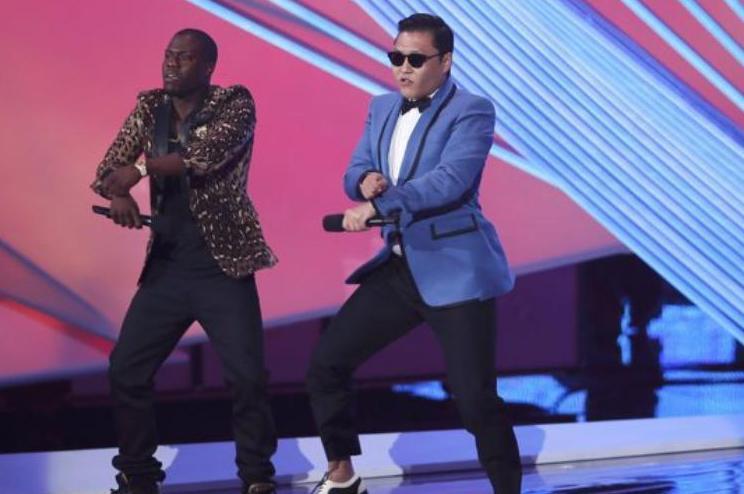 Psy, rapperul coreean care a strâns peste 120 de milioane de vizualizări pe YouTube, a făcut spectacol la MTV Video Music Awards (VIDEO)