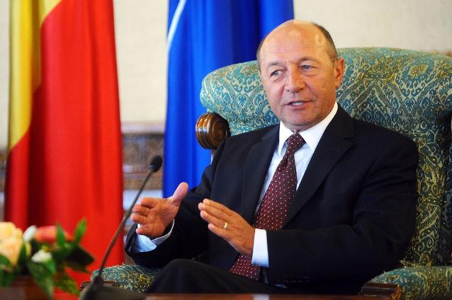 Băsescu discută problema romilor cu miniştrii francezi: ”România nu-şi alungă cetăţenii”