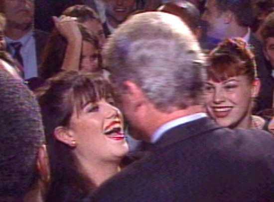 Monica Lewinsky vrea să scrie o carte despre aventura ei cu Bill Clinton