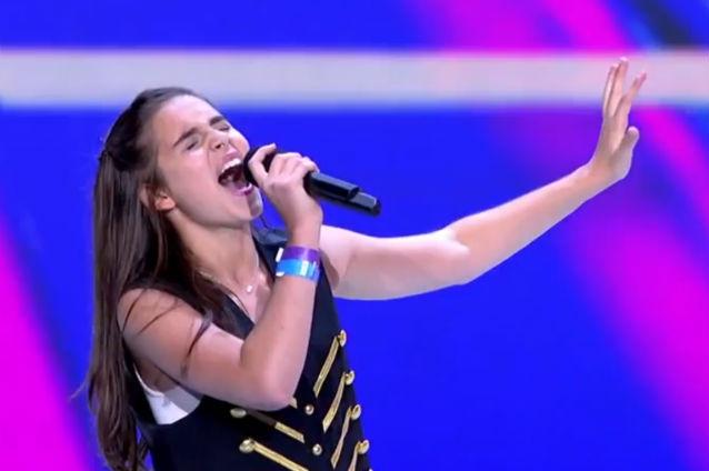 VIDEO: Peste 2 milioane de persoane s-au uitat la fata de 13 ani care a uimit juriul de la "X Factor" din SUA