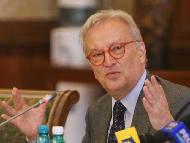 "Criticile la adresa Guvernului român au mers prea departe", afirmă Hannes Swoboda (revista presei străine)