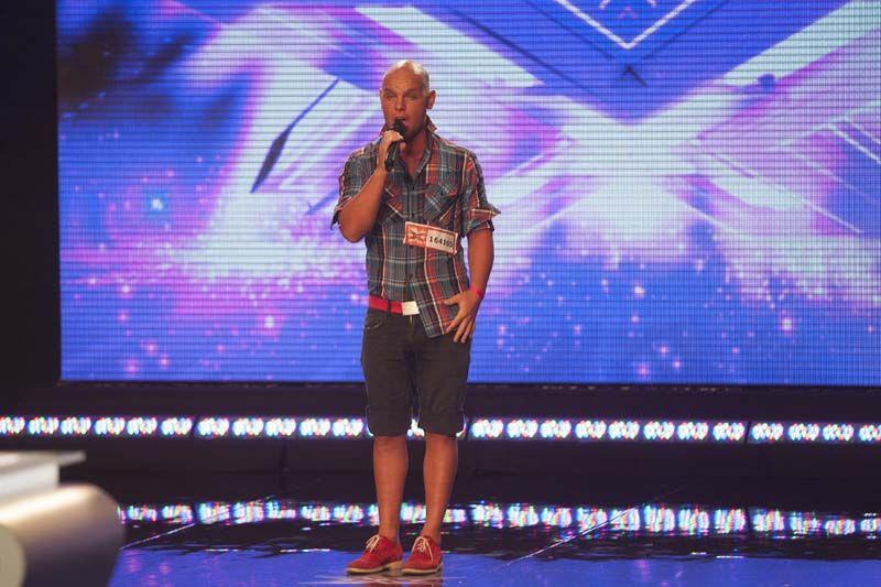 VIDEO Voce excepţională la show-ul X Factor! Extraterestrul a obţinut trei de DA