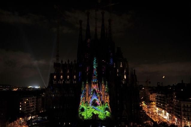 VIDEO: Sagrada Familia, într-un spectacol impresionant de lumini
