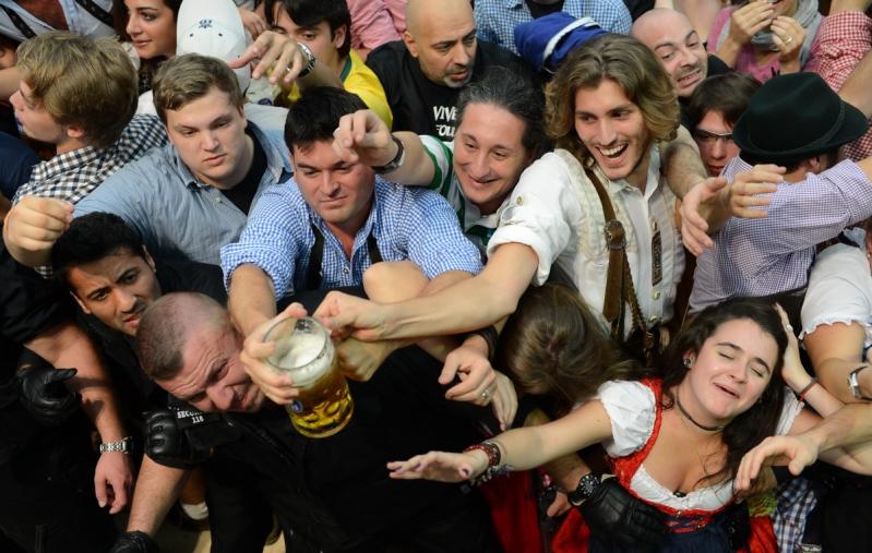 Festivalul berii Oktoberfest 2012 18084831