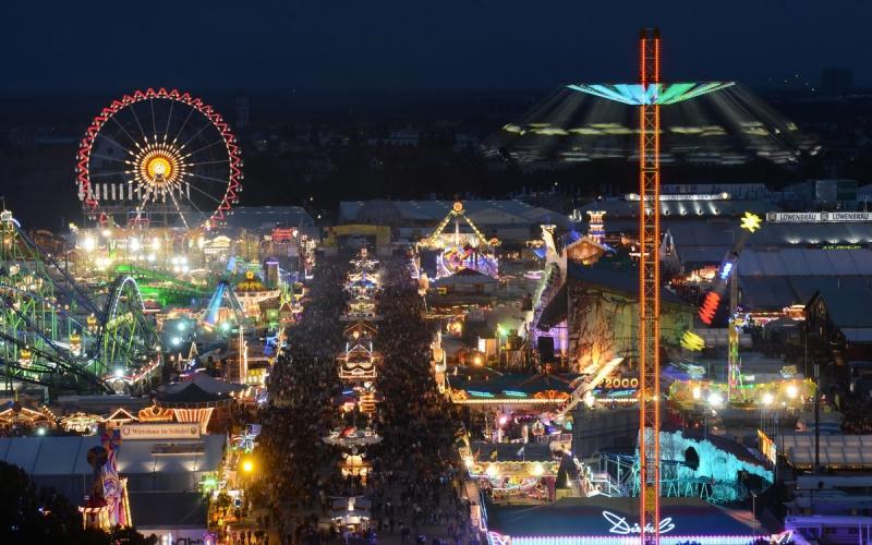 Festivalul berii Oktoberfest 2012 18084839