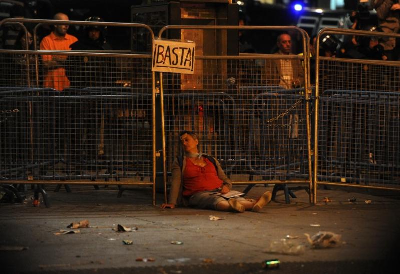 Proteste deosebit de violente la Madrid în timpul nopţii dintre 25-26 septembrie 2012 18132137