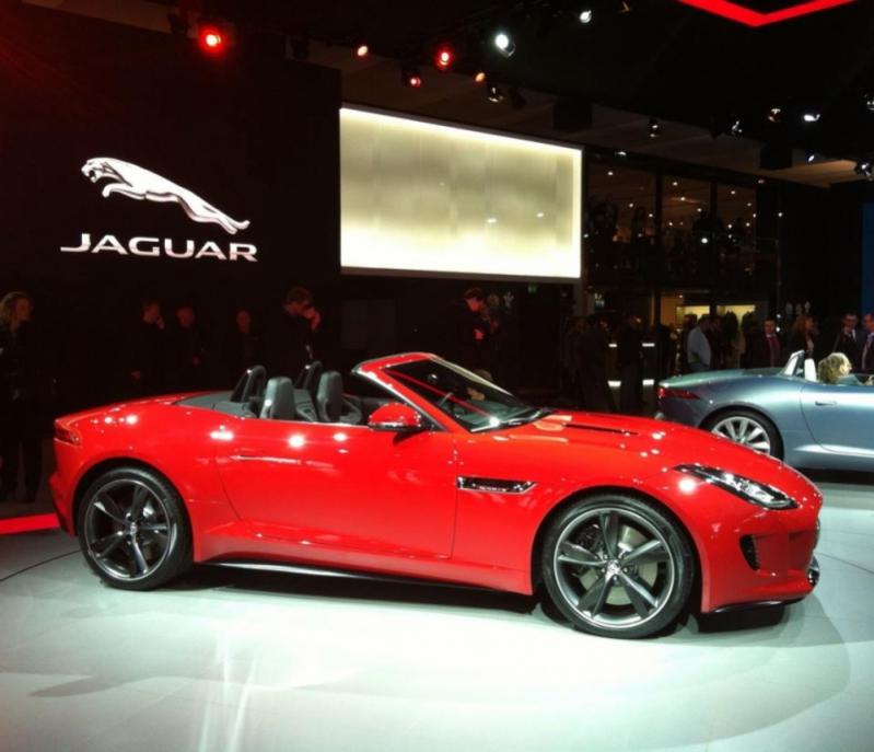 Salonul Auto de la Paris 2012 - Prima zi în imagini 18205310