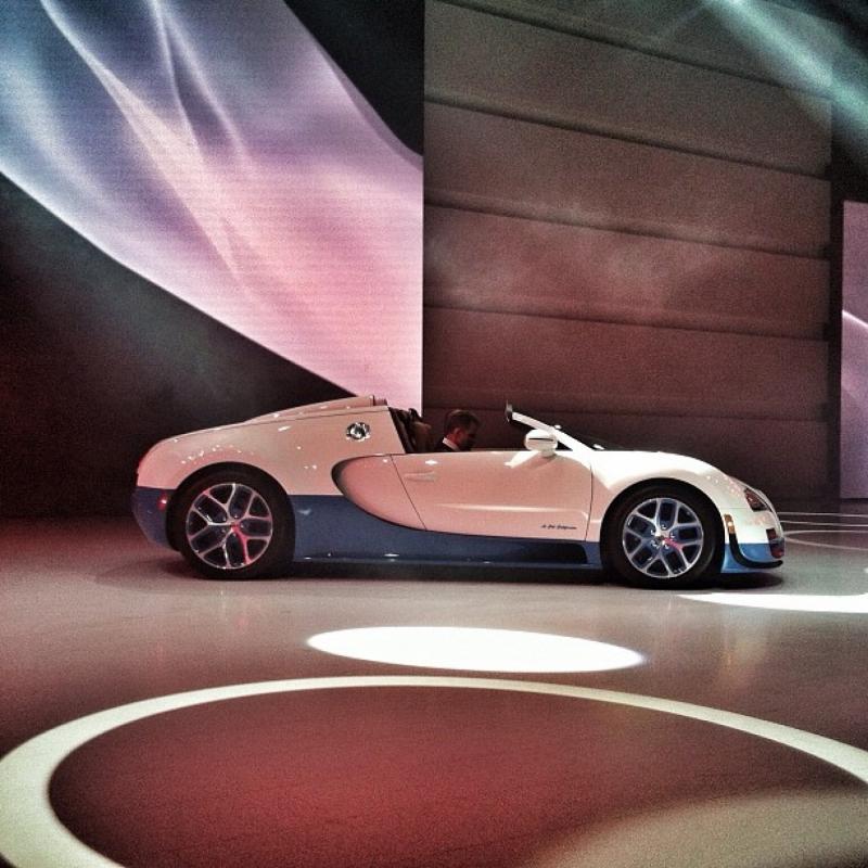 Salonul Auto de la Paris 2012 - Prima zi în imagini 18205312