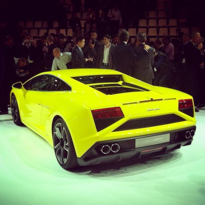 Salonul Auto de la Paris 2012 - Prima zi în imagini 18205313