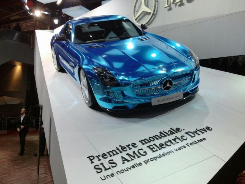Salonul Auto de la Paris 2012 - Prima zi în imagini 18205318