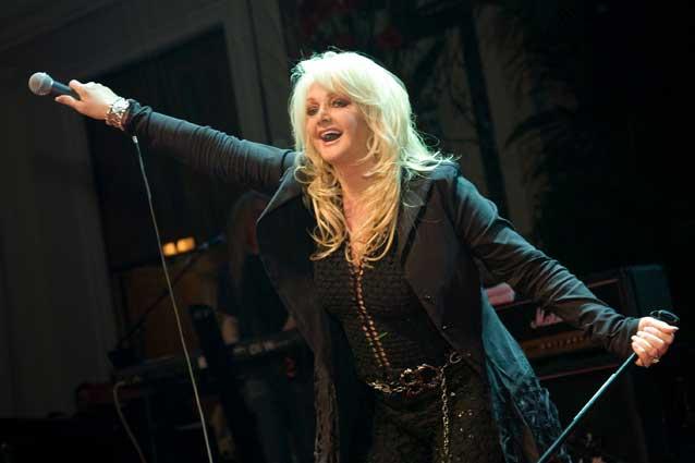 Pe 8 decembrie, Bonnie Tyler cântă la Bucureşti