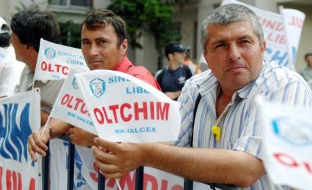 Angajaţii Oltchim primesc astăzi avansul reprezentând 40% din salariul pe august