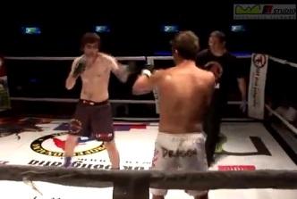 Knockout în trei secunde. Noapte bună! (VIDEO)