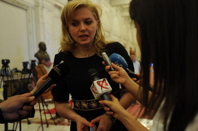 La vremuri noi, tot noi: fosta şefă a deputaţilor, Roberta Anastase vrea un nou mandat în Prahova