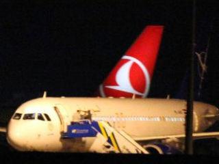 Avionul sirian forţat să aterizeze la Ankara transporta muniţie şi echipament militar pentru Damasc