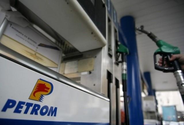 Petrom a scumpit benzina cu 8 bani/litru şi motorina cu 4 bani/litru