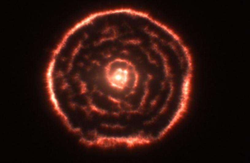 I-a ULUIT pe astronomi: Spirală SPECTACULOASĂ, surprinsă în jurul stelei R Sculptoris, care îşi trăieste ultimele clipe de viaţă (VIDEO)