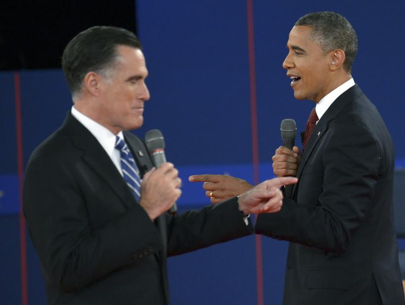 „Imperiul” Obama contraatacă: L-a băgat pe Romney în corzi la a doua dezbatere! Cine a câștigat (VIDEO)