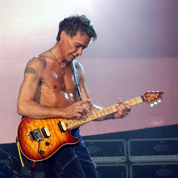  Eddie Van Halen este nr. 1.  Cititorii revistei  &quot;Guitar World&quot; l-au desemnat câştigător, în urma unui sondaj
