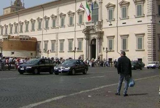 Un român şi-a dat foc la Roma, în faţa sediului Preşedinţiei Italiei