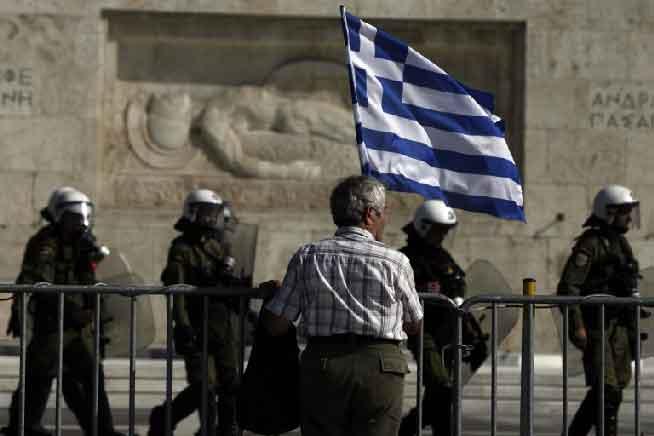 Corupţia se simte ca acasă în Grecia, ajunsă ţara paradoxurilor