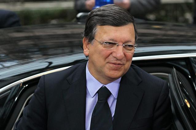 Un comisar european acuză, arătand spre Barroso. Culisele demisiei comisarului european pentru Sănătate, anchetat de OLAF