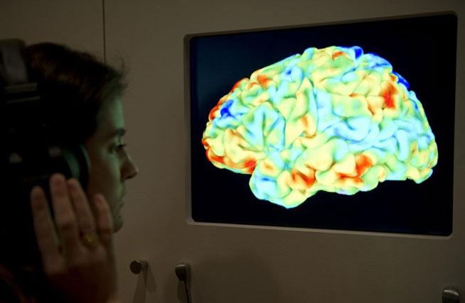 Un studiu arată că mintea umană crede mai mult în religie decât în ştiinţă