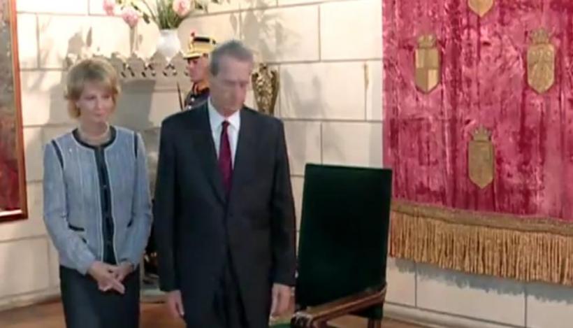 Iliescu şi Constantinescu, decoraţi de ministrul Apărării. Regele Mihai a primit &quot;Emblema de Onoare a Armatei României&quot;
