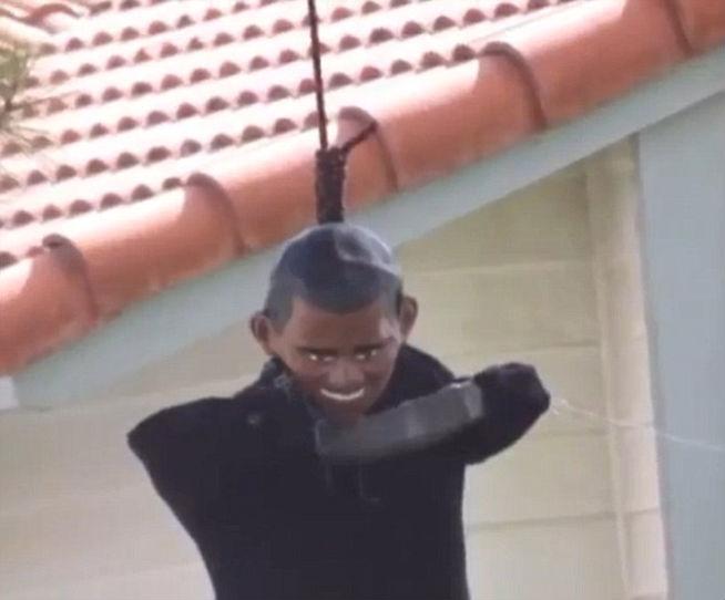 Barack Obama, păpuşă spânzurată de Halloween