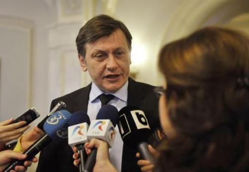 Crin Antonescu: Nu exclud posibilitatea unei noi suspendări a preşedintelui Băsescu în 2012