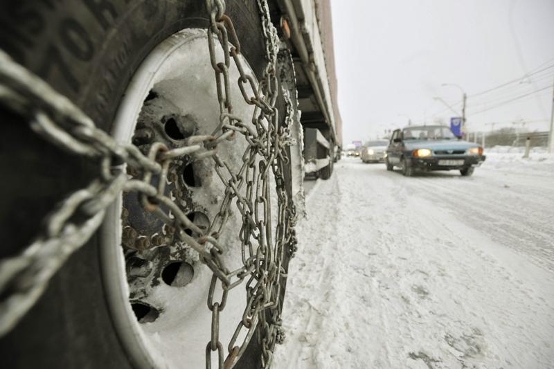 Poliţia Rutieră a început verificările privind echiparea autoturismelor cu anvelope de iarnă. Unde sunt filtrele poliţiei