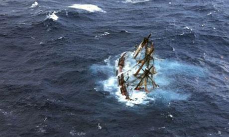 HMS Bounty, corabia &quot;Perla Neagră&quot; în Piraţii din Caraibe, scufundată de uraganul Sandy