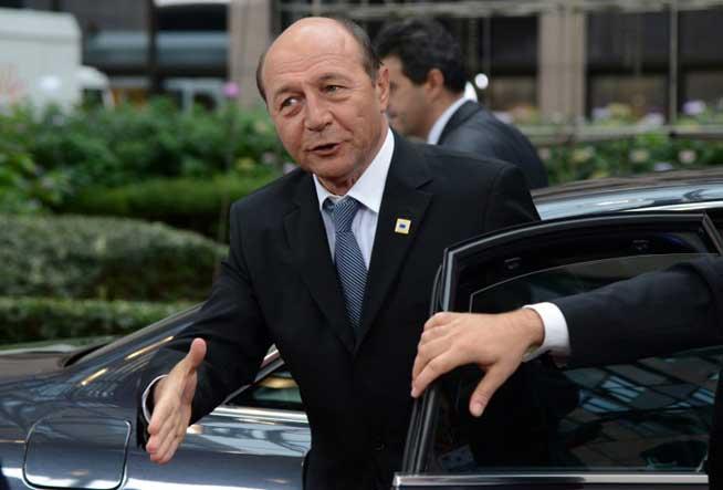 Serviciile lui Basescu au intrat in actiune