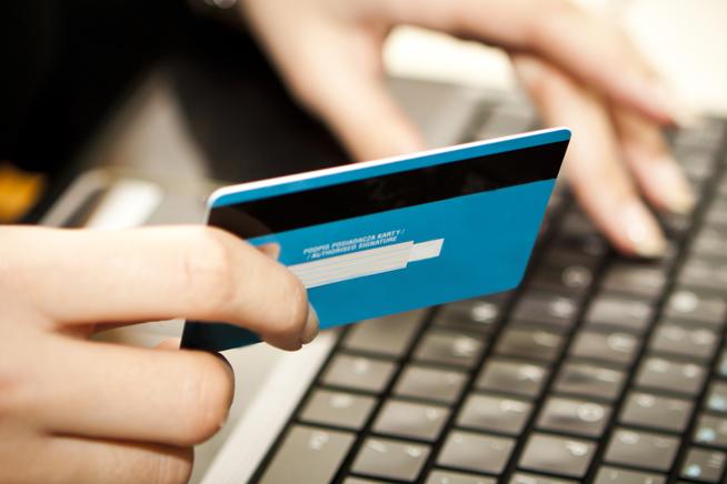  Cum puteți face economii la cumpărăturile online